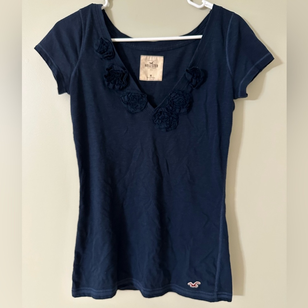Hollister Dark Blue Floral Women's Tee